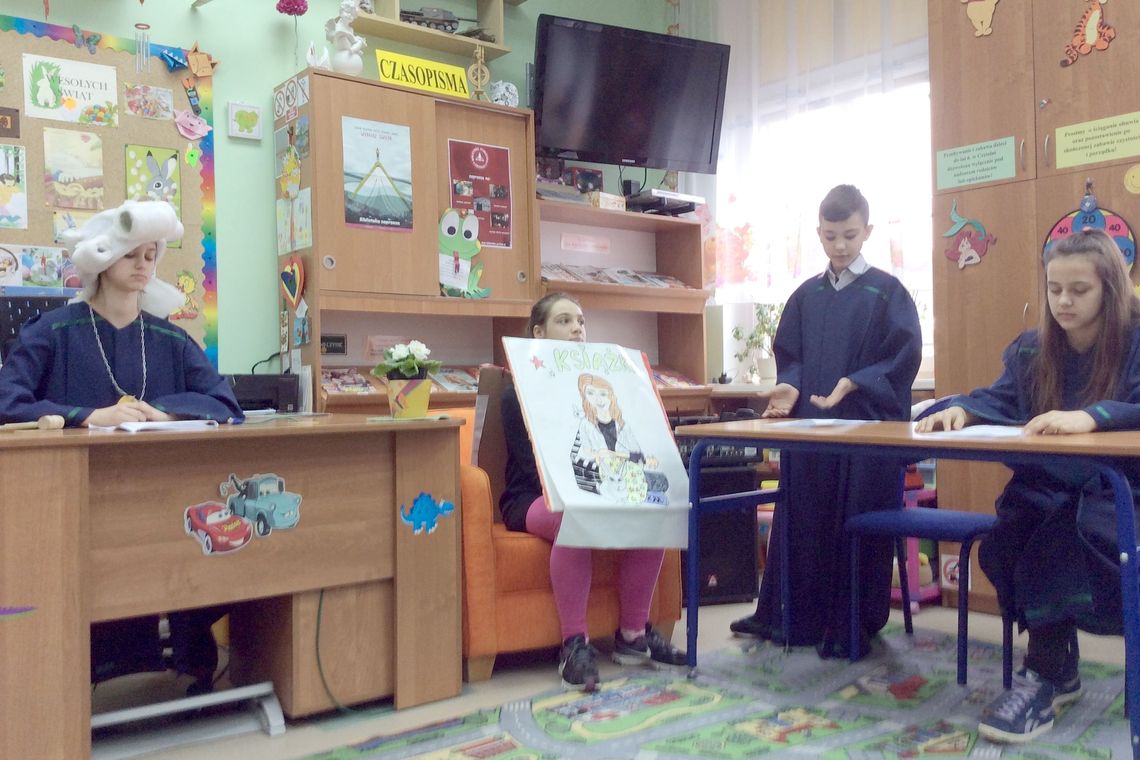 Sądowa rozprawa z udziałem uczniów Sądowa rozprawa z udziałem uczniów