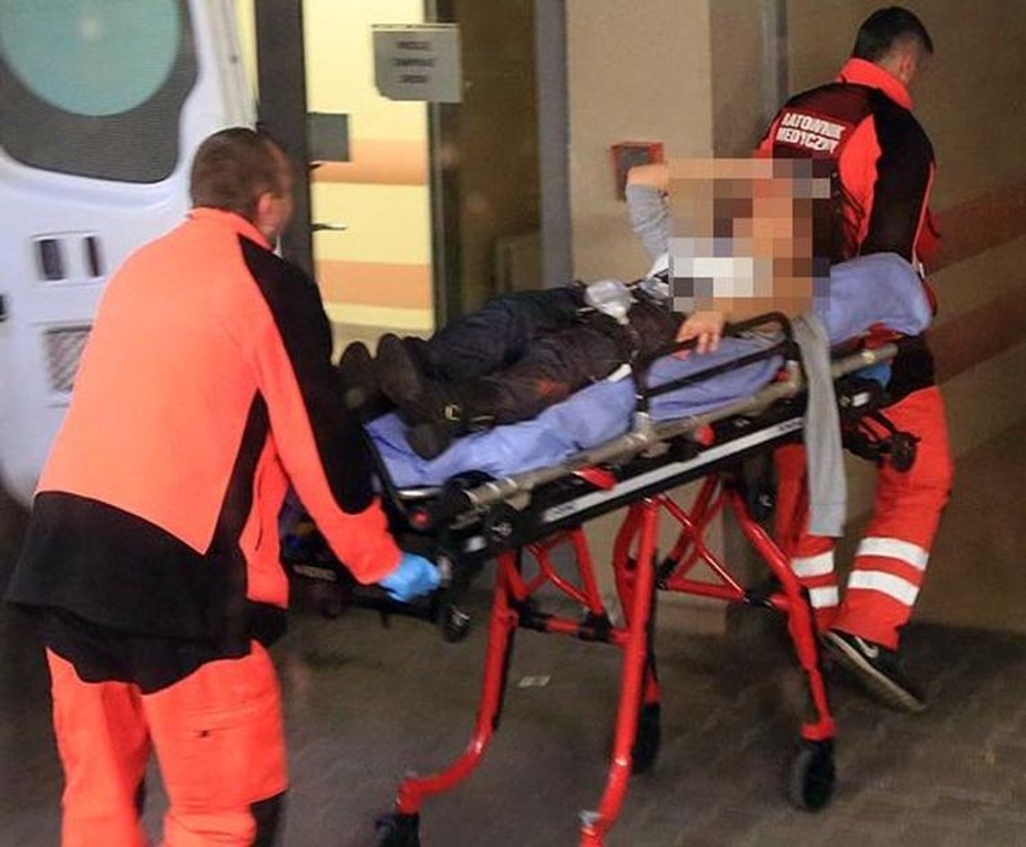 Samochód potrącił matkę z dzieckiem Samochód potrącił matkę z dzieckiem