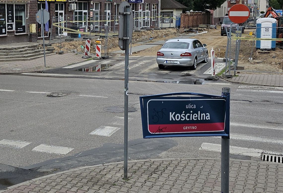 Samozwańczy strażnik Gryfina postrachem źle parkujących i... policjantów drogówki Samozwańczy strażnik Gryfina postrachem źle parkujących i... policjantów drogówki