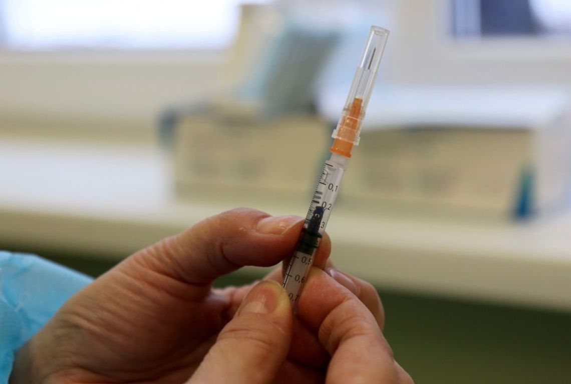 Sceptycyzm wobec nowego, a wiejskie plotki 