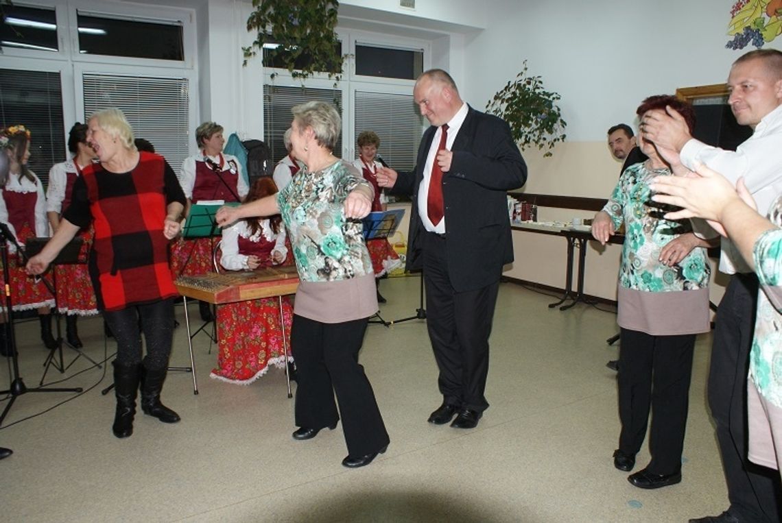 Seniorzy bawili się w Gardnie Seniorzy bawili się w Gardnie