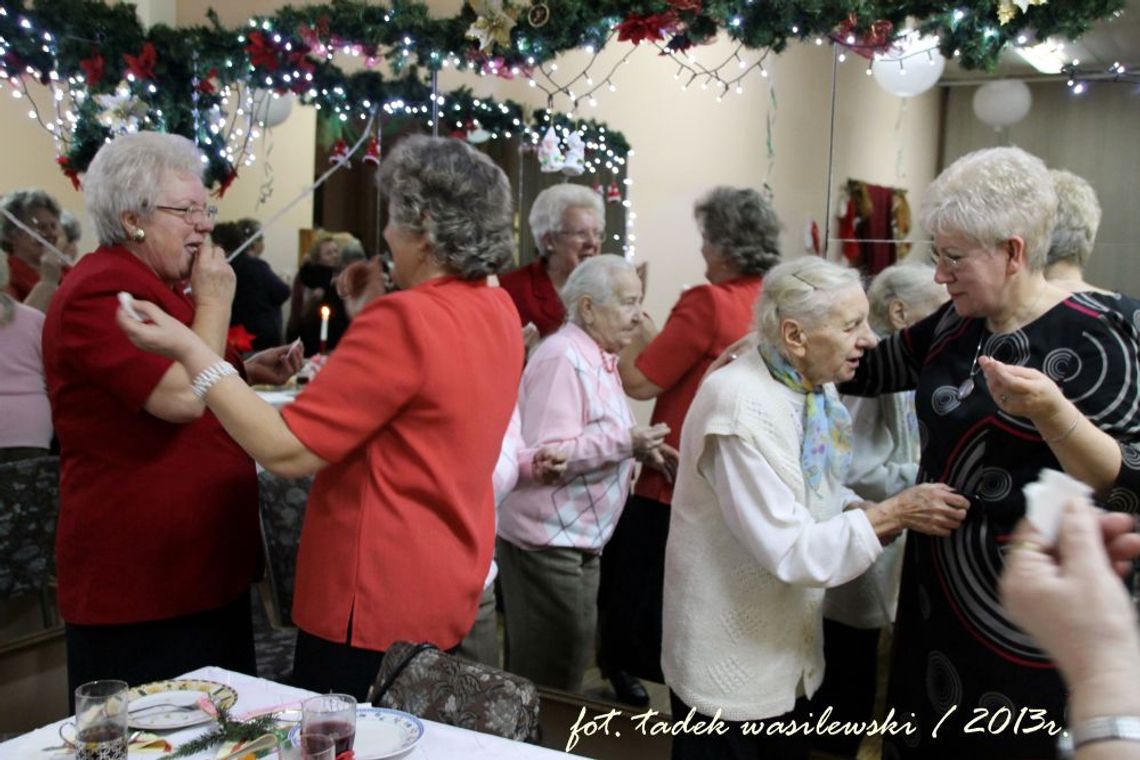 Seniorzy na spotkaniu wigilijnym