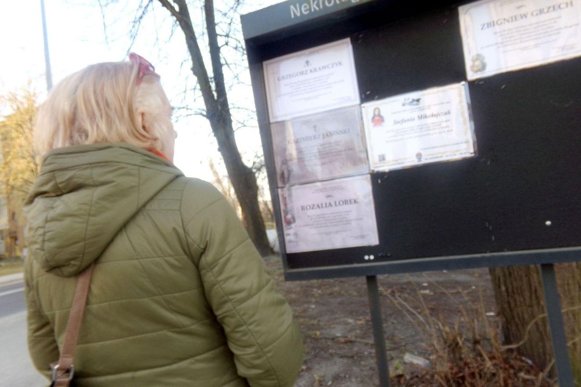 Serce w żałobie jest jak pęknięte naczynie, które przecieka wspomnieniami