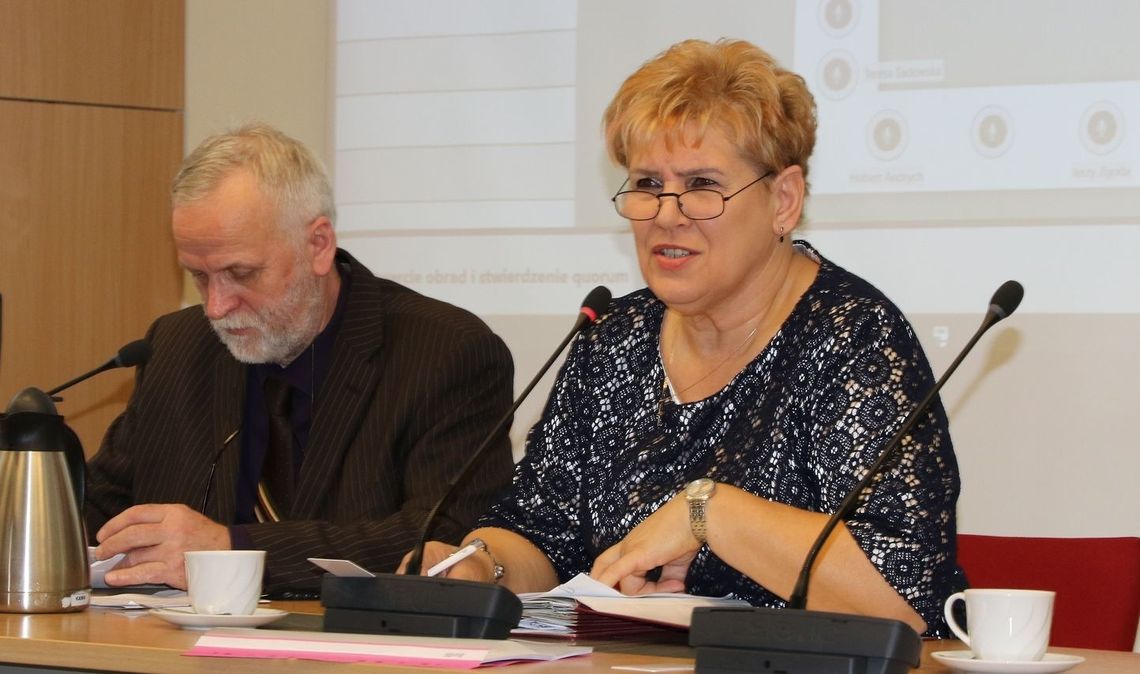 Sesja powiatu przyspieszona i bez przewodniczącego