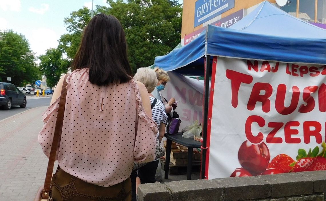 Sezon tuż tuż, a my już. Po ile czereśnie i truskawki?