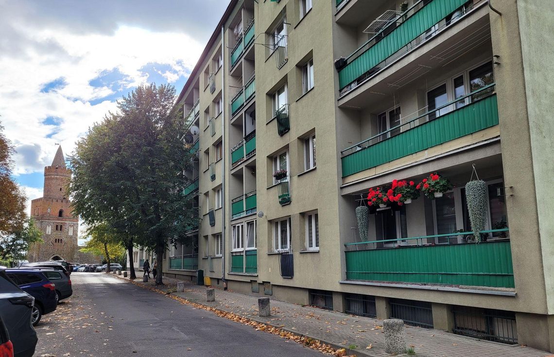 Skarga lokatorki na SM „Regalica” w Gryfinie: „Płacę 800 zł czynszu i wymagam czystości!”