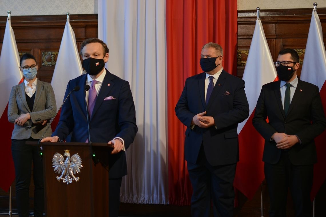 Składamy wnioski w ramach programu Rodzina 500+ Składamy wnioski w ramach programu Rodzina 500+