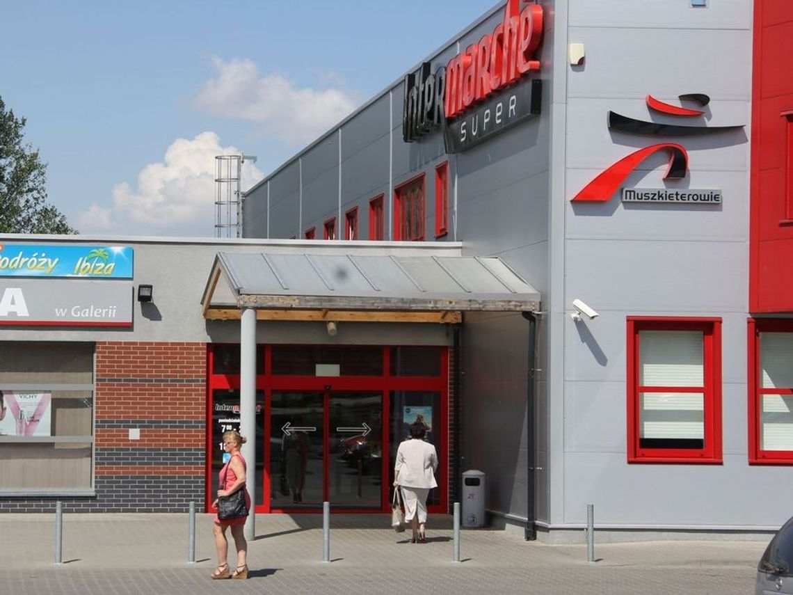 Sklep otwarty, ale dym jeszcze czuć Sklep otwarty, ale dym jeszcze czuć