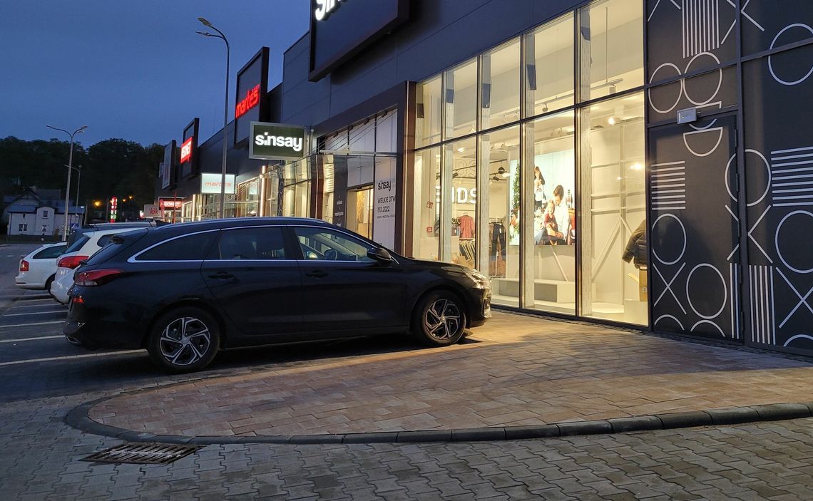 Sklep w nowym kompleksie z opóźnieniem. Zobacz plany