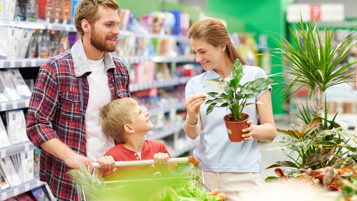 Zakupy przed czerwcówką 2026. Biedronka i Lidl wydłużają godziny otwarcia