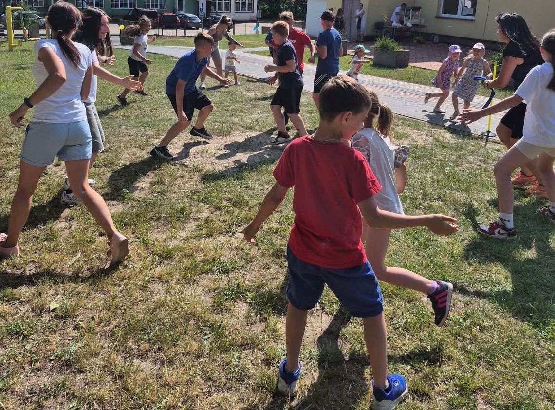 Słońce, śmiech i strażacki wąż – to był dzień, który zostanie w pamięci na długo! Słońce, śmiech i strażacki wąż – to był dzień, który zostanie w pamięci na długo!