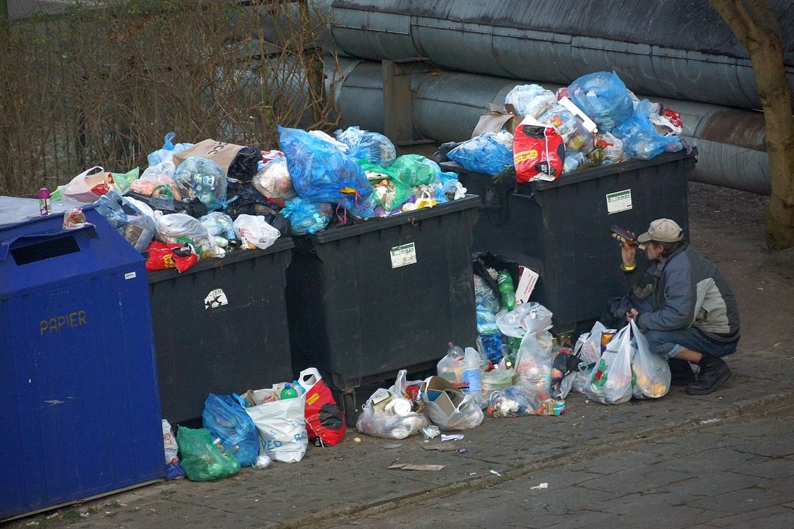 Śmieciowisko w centrum Śmieciowisko w centrum