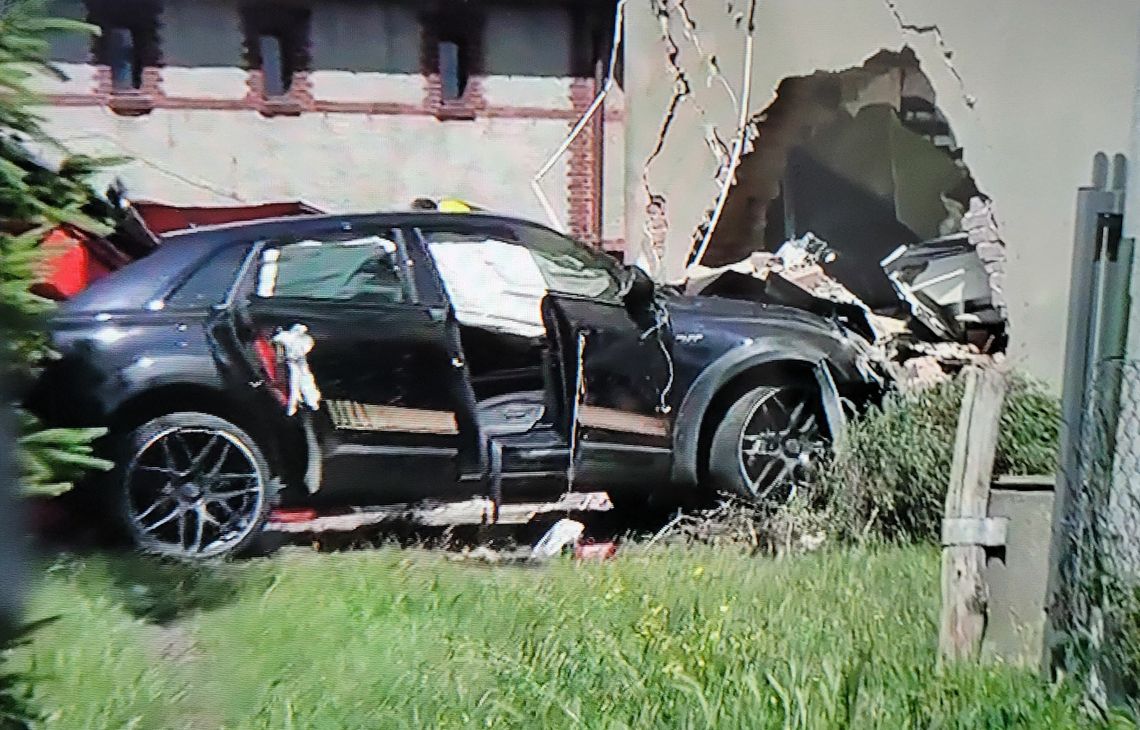 Śmiertelny wypadek audi - pasażer nietrzeźwy, ciało kierowcy poddane badaniom