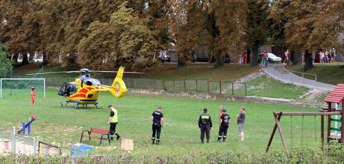 Śmigłowiec LPR lądował na placu zabaw [FOTO, WIDEO]