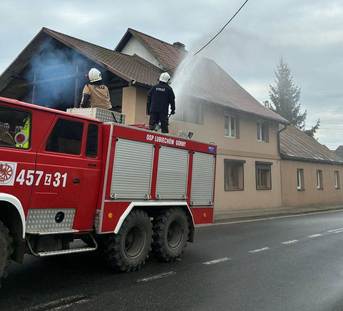 Śmigus-dyngus. Lała się woda ze strażackich sikawek w lany poniedziałek