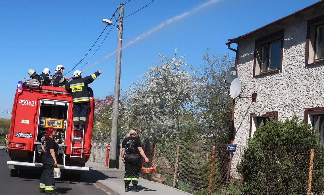 Śmigus-dyngus po strażacku [FOTO, WIDEO]
