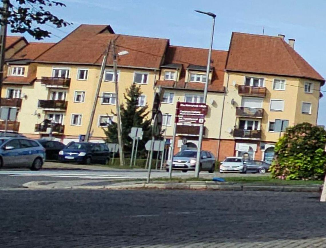 Smocze jajo i wypadek. Wskutek nieustąpienia pierwszeństwa motocyklista trafił do szpitala Smocze jajo i wypadek. Wskutek nieustąpienia pierwszeństwa motocyklista trafił do szpitala