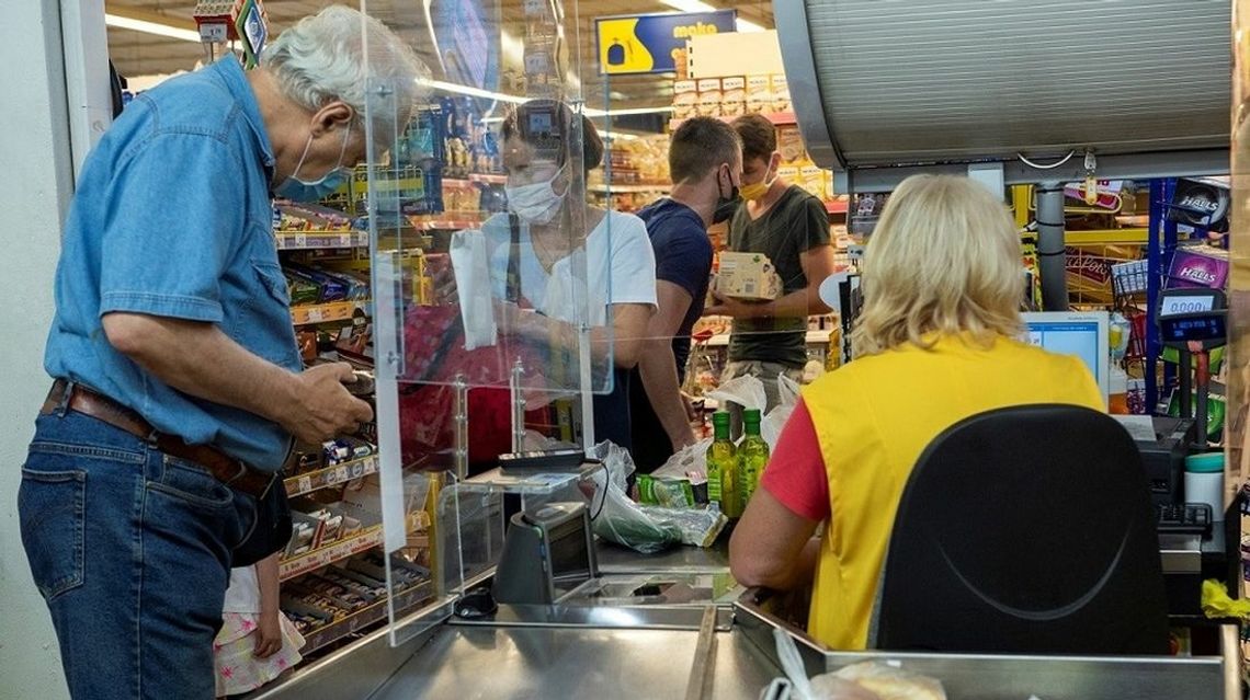 Spadek dynamiki wzrostu cen. Ale to nie oznacza, że w sklepach będzie taniej