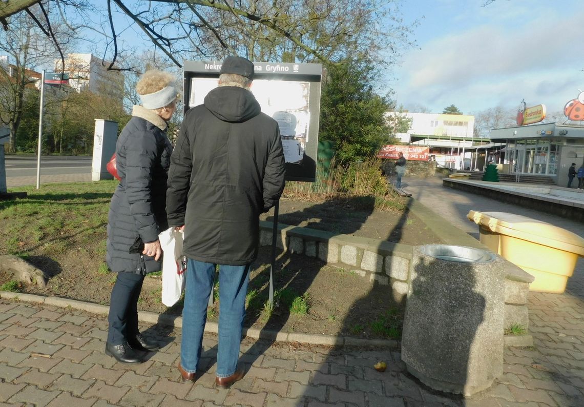 Śpią w cichej krainie, gdzie ból nie sięga i łza nie płynie