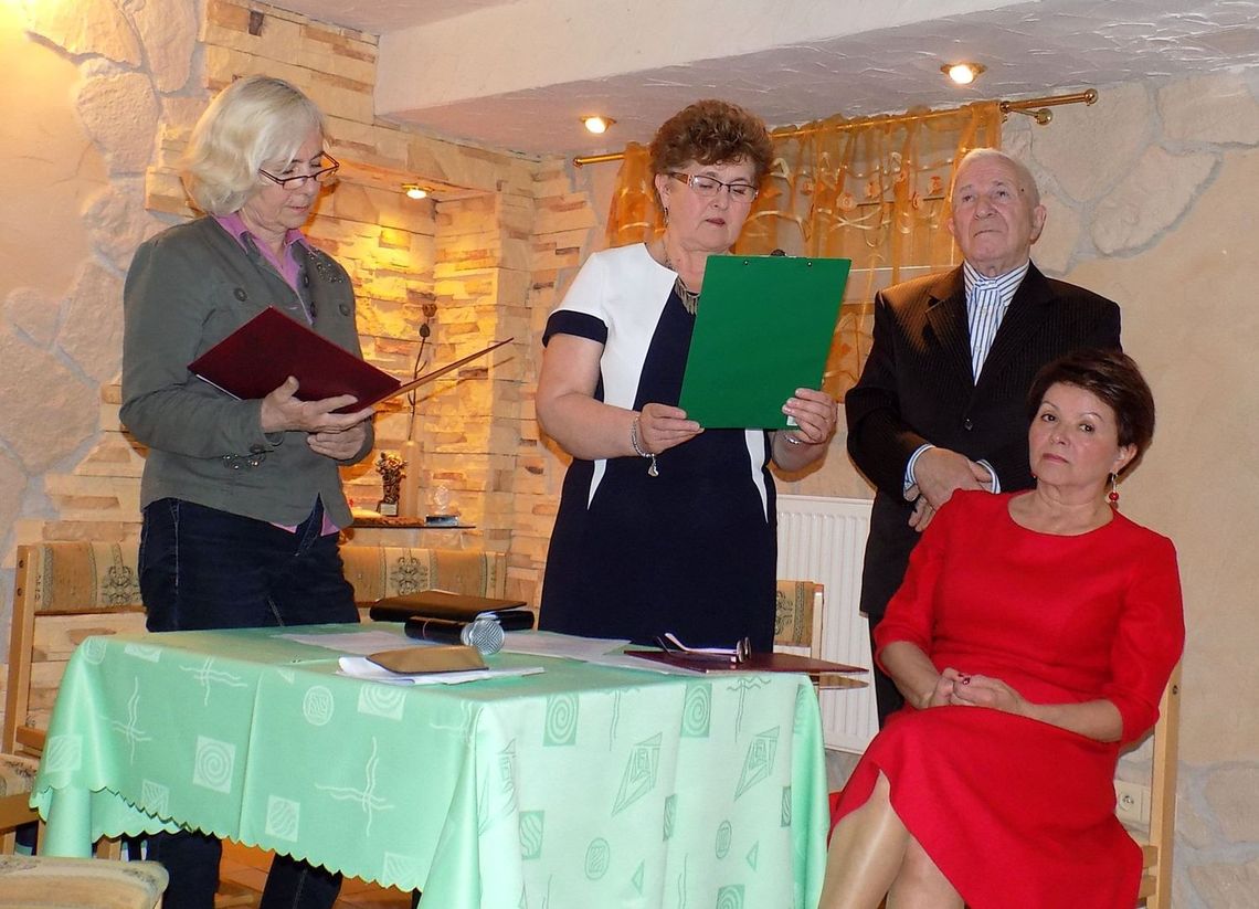 Śpiewali wspólnie, ale w niewielkim gronie