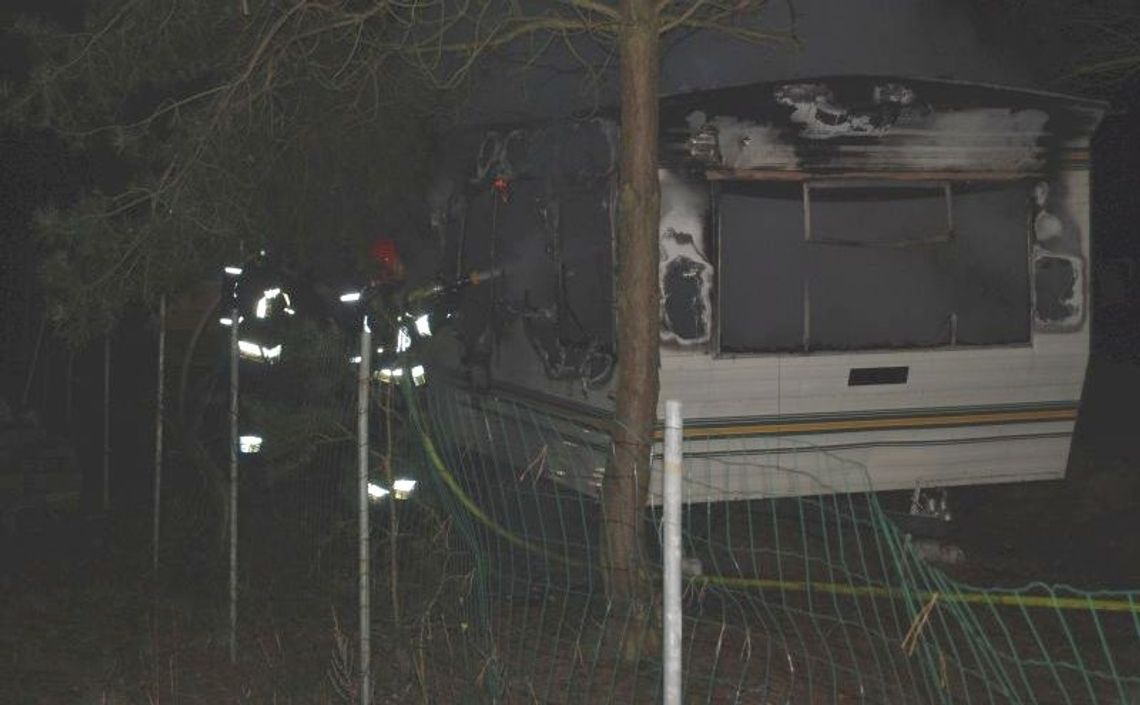 Spłonął domek letniskowy pod Gryfinem Spłonął domek letniskowy pod Gryfinem