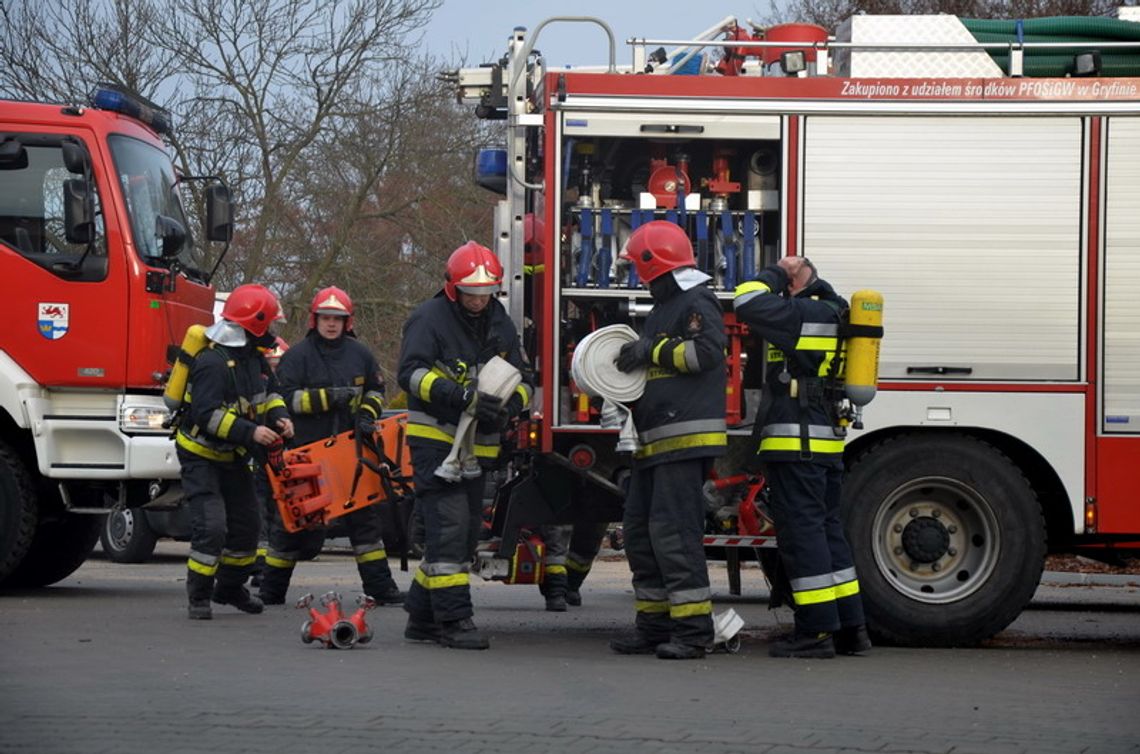 Spłonęła hala magazynowa z koparką Spłonęła hala magazynowa z koparką