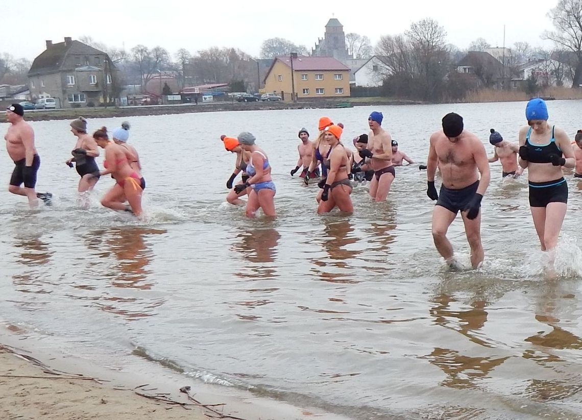 Spotkały się morsy nie tylko z Bań i Gryfina Spotkały się morsy nie tylko z Bań i Gryfina