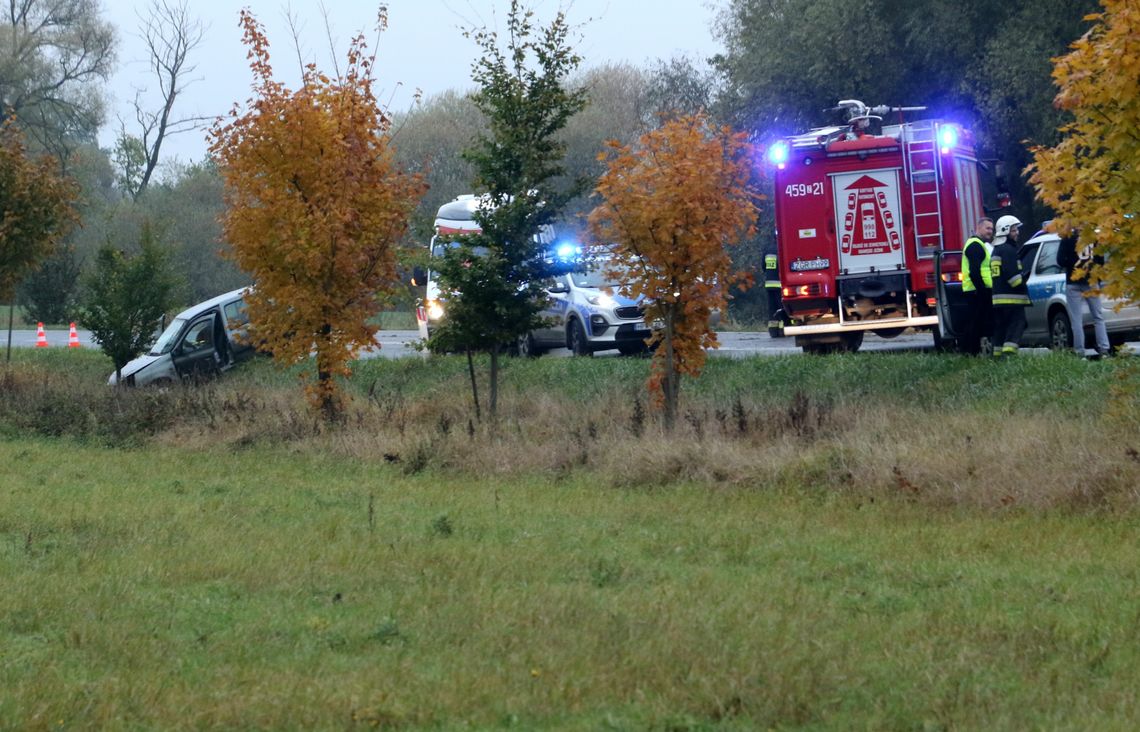 Sprawę wypadku bada policja. Cztery osoby trafiły do szpitala