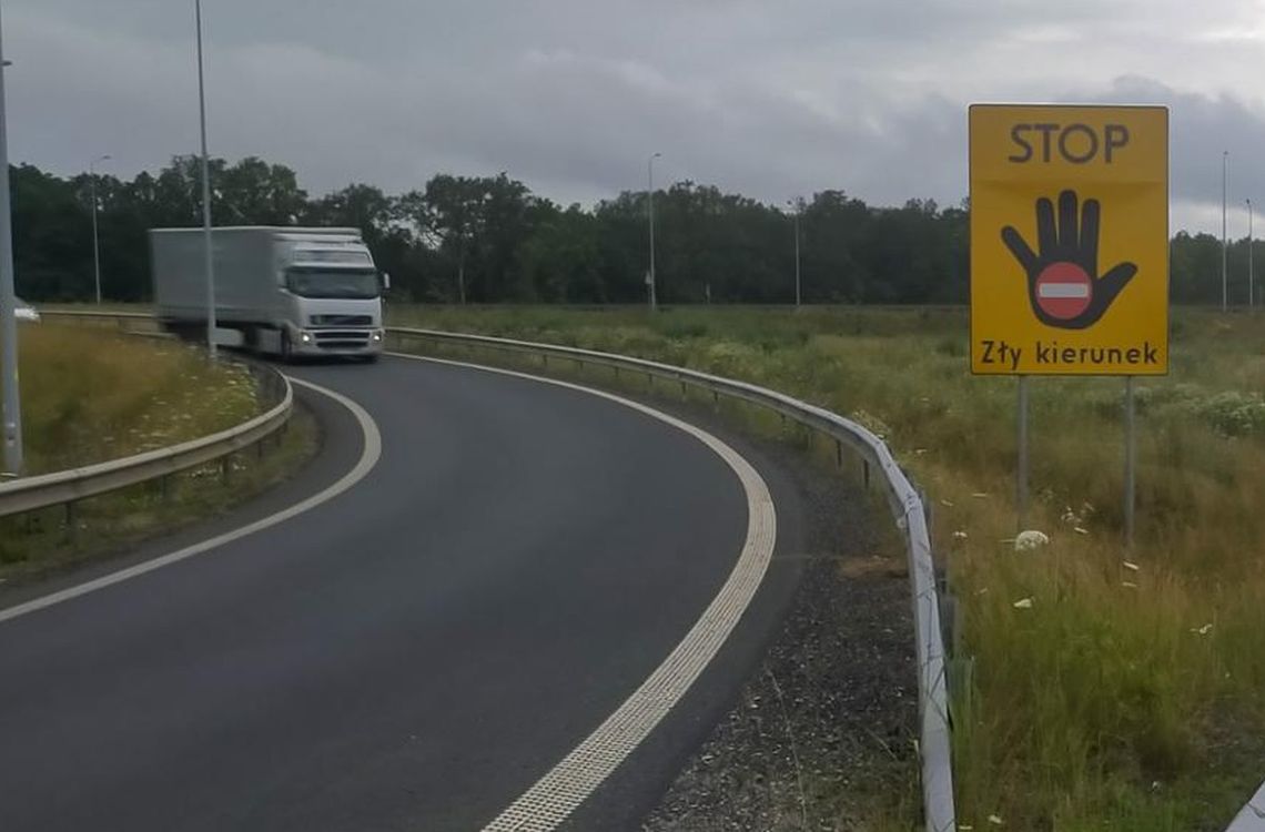 Staną nowe znaki przy drogach. Dla nieuważnych kierowców Staną nowe znaki przy drogach. Dla nieuważnych kierowców