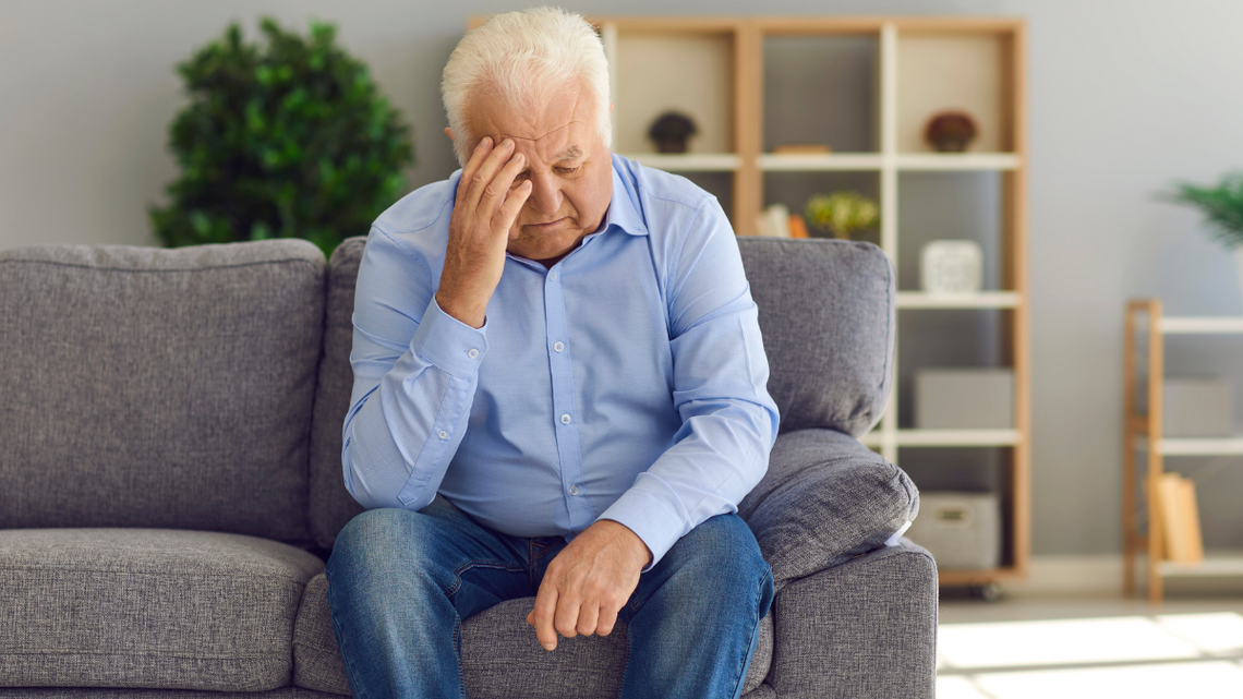 Starsze osoby są więźniami własnych mieszkań. Ilość schodów jest nie do pokonania