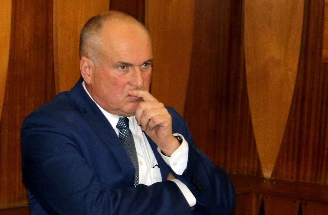 Stary numer Sawaryna - wrzutka o budżecie tuż przed sesją