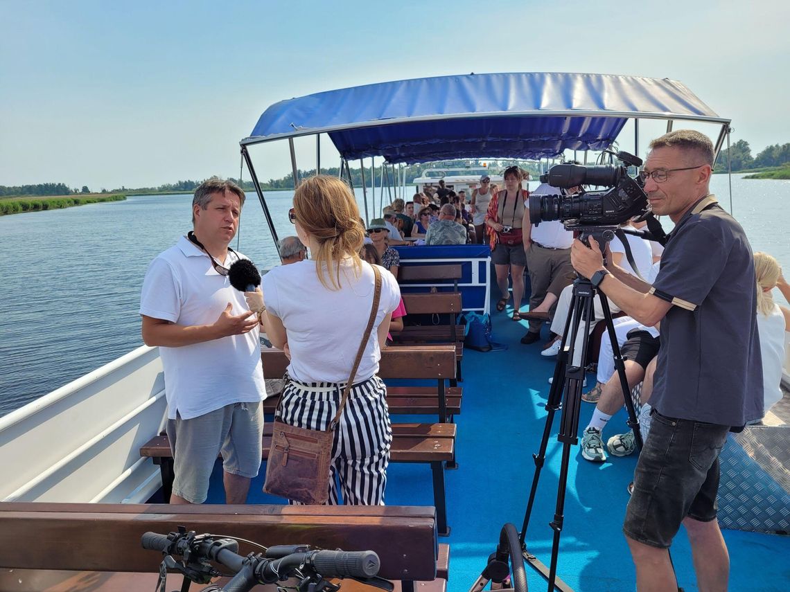 Statek promujący Dolinę Dolnej Odry płynie do Gryfina i pod Widuchową