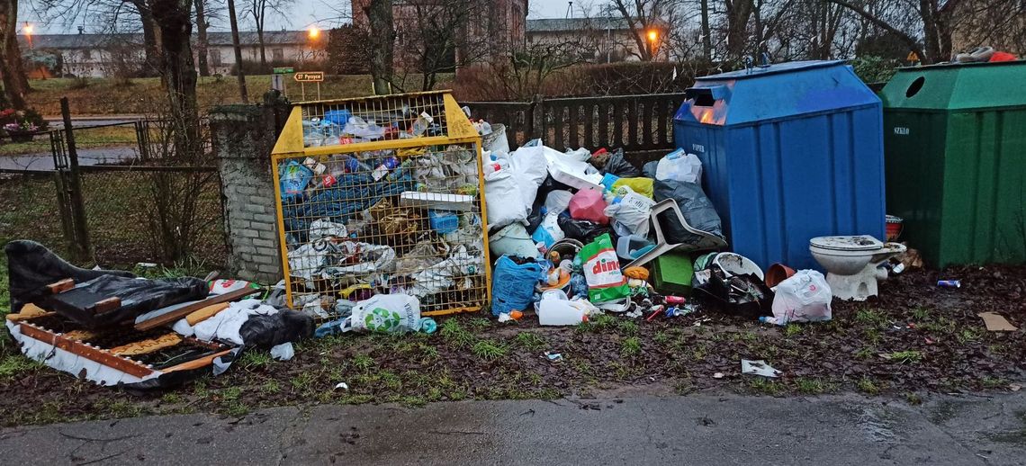 Sterta śmieci - apel i zdjęcie czytelnika Sterta śmieci - apel i zdjęcie czytelnika