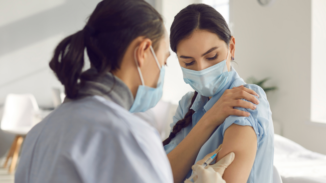 Po 100 tys. zł za odszkodowania za szczepienie przeciw COVID-19