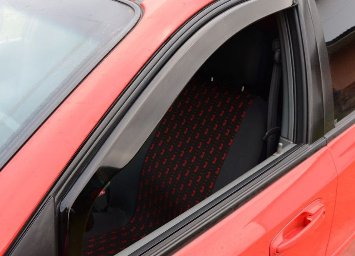 Straciła prawo jazdy przez otwarte okno Straciła prawo jazdy przez otwarte okno