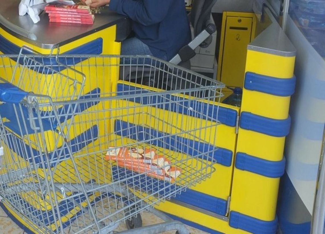 Straciła telefon w koszyku na zakupy Straciła telefon w koszyku na zakupy