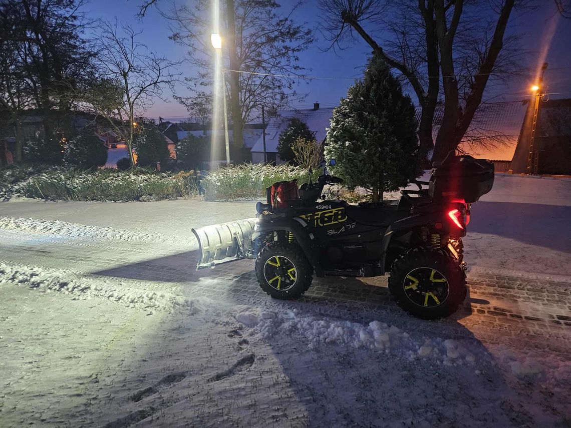 Strażacy z OSP w akcji od świtu. Bezpieczeństwo mieszkańców na pierwszym miejscu Strażacy z OSP w akcji od świtu. Bezpieczeństwo mieszkańców na pierwszym miejscu