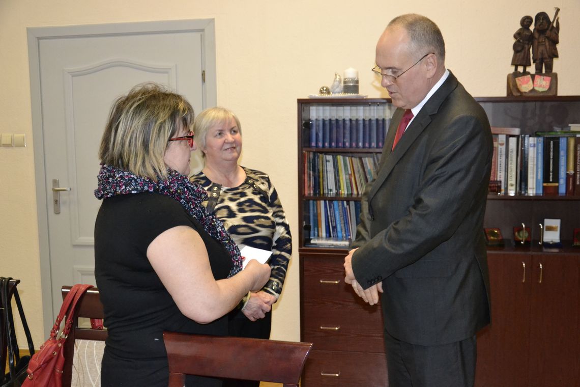 Stypendium burmistrza powędrowało do Stowarzyszenia "Jestem i pomagam" Stypendium burmistrza powędrowało do Stowarzyszenia "Jestem i pomagam"