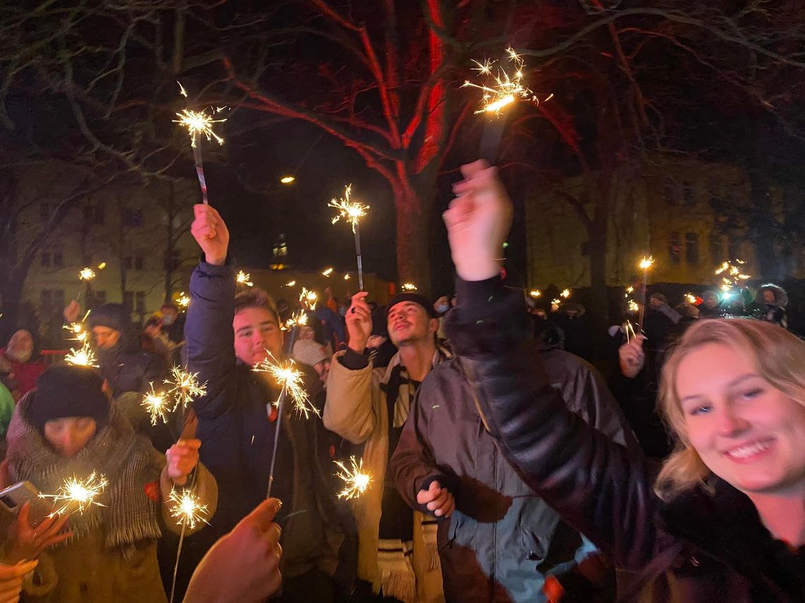 Światełko do nieba ukoronowaniem 30. finału WOŚP w Gryfinie [FOTO, WIDEO]