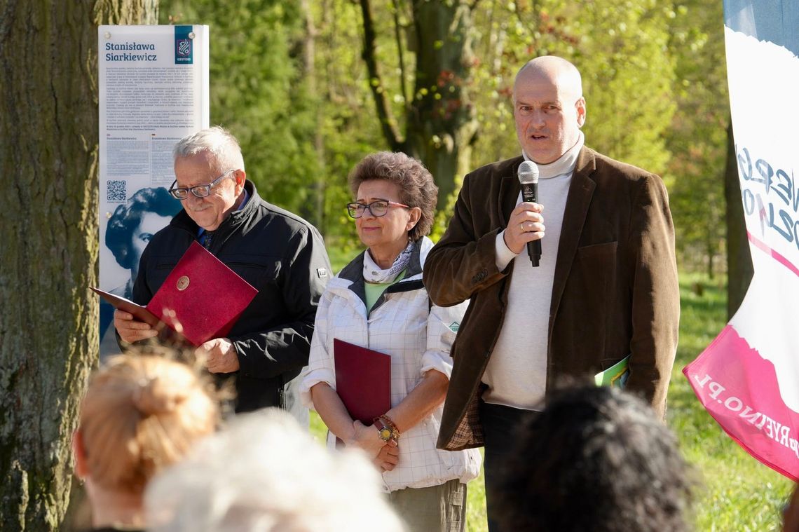 Światowy Dzień Ziemi w Gryfinie. Poznaj historię Stanisławy Siarkiewicz i pobierz darmowy zeszyt