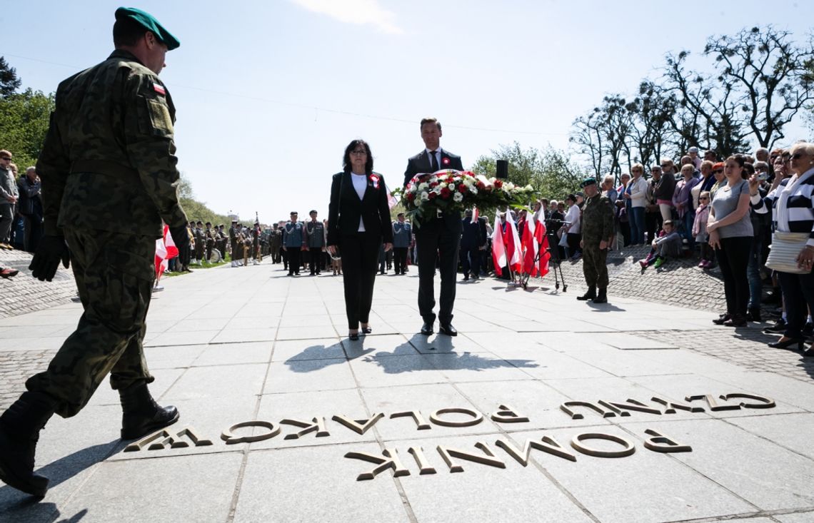 Święto flagi i konstytucji Święto flagi i konstytucji