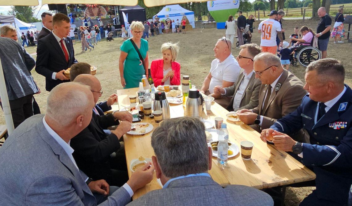 Symbol wdzięczności i jedności. O tradycji dzielenia się chlebem w Glinnej Symbol wdzięczności i jedności. O tradycji dzielenia się chlebem w Glinnej