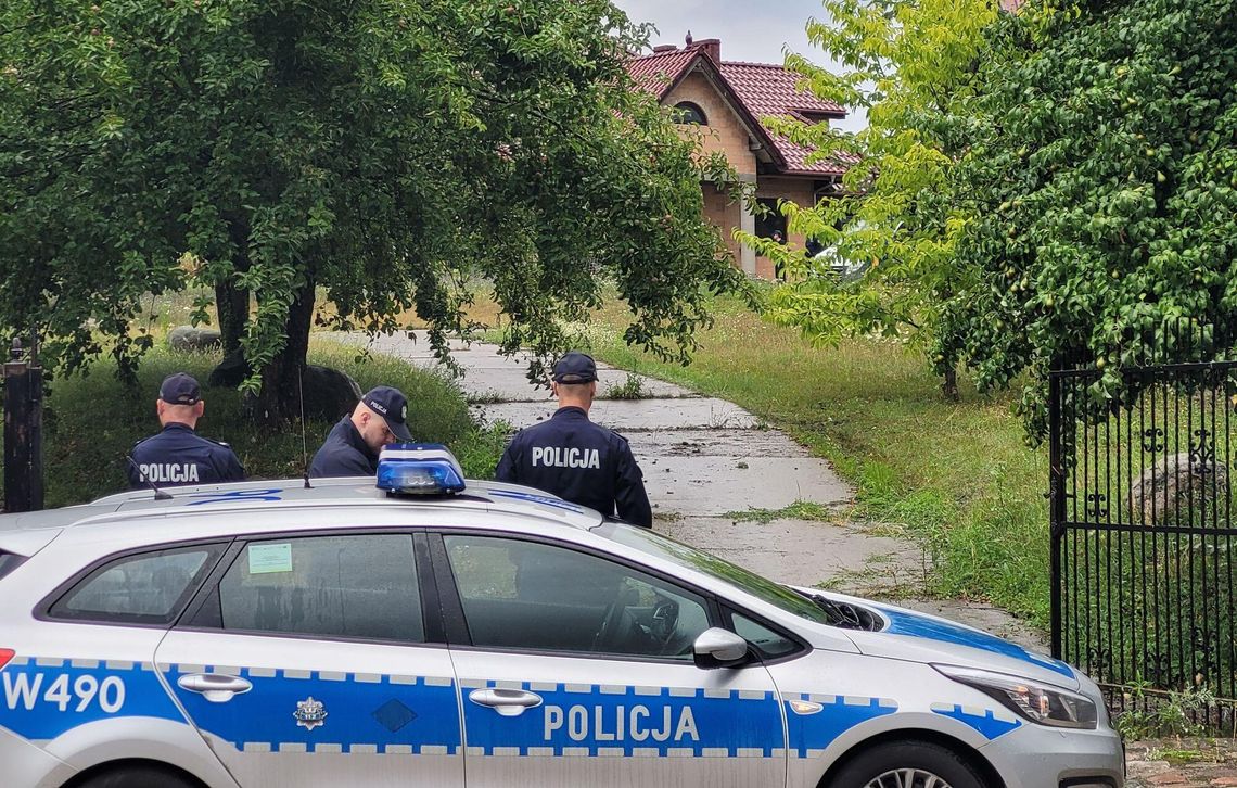 Syn zabił matkę i ranił babcię! Wstrząsające kulisy tragedii w Chojnie Syn zabił matkę i ranił babcię! Wstrząsające kulisy tragedii w Chojnie