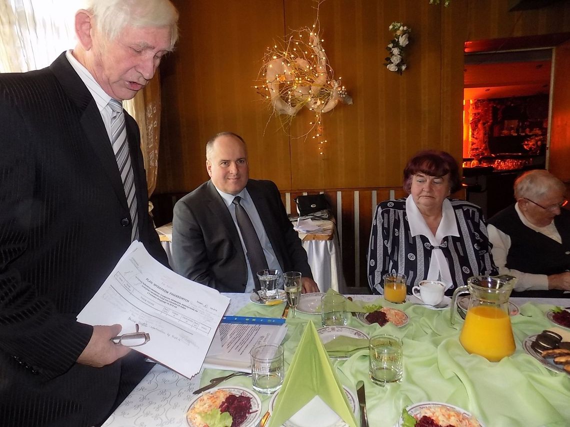 Szampan za zdrowie pań Szampan za zdrowie pań