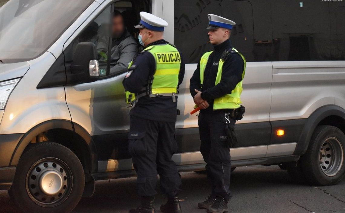 Szef mu kazał jechać busem. Stracił 1,5 tys. i przez pół roku... Szef mu kazał jechać busem. Stracił 1,5 tys. i przez pół roku...