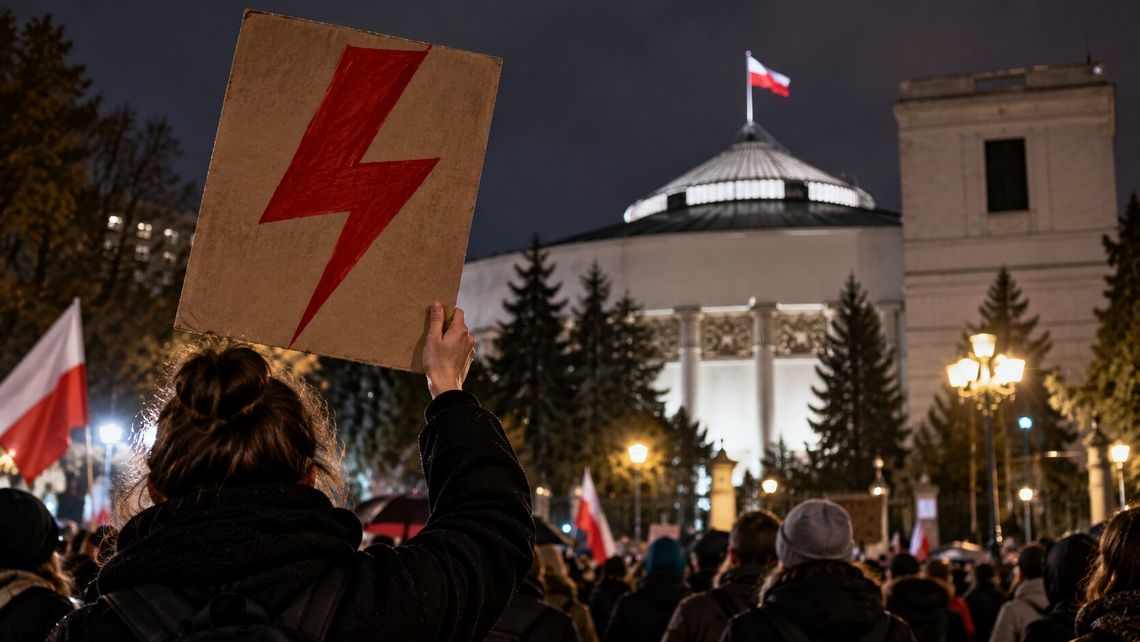 Przełomowe głosowanie w Sejmie: Dekryminalizacja aborcji i powrót przesłanki wad płodu po latach