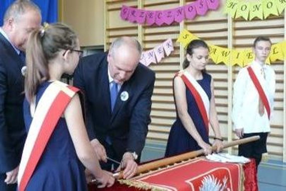 Szkoła Podstawowa w Żabnicy obchodziła 50-lecie Szkoła Podstawowa w Żabnicy obchodziła 50-lecie