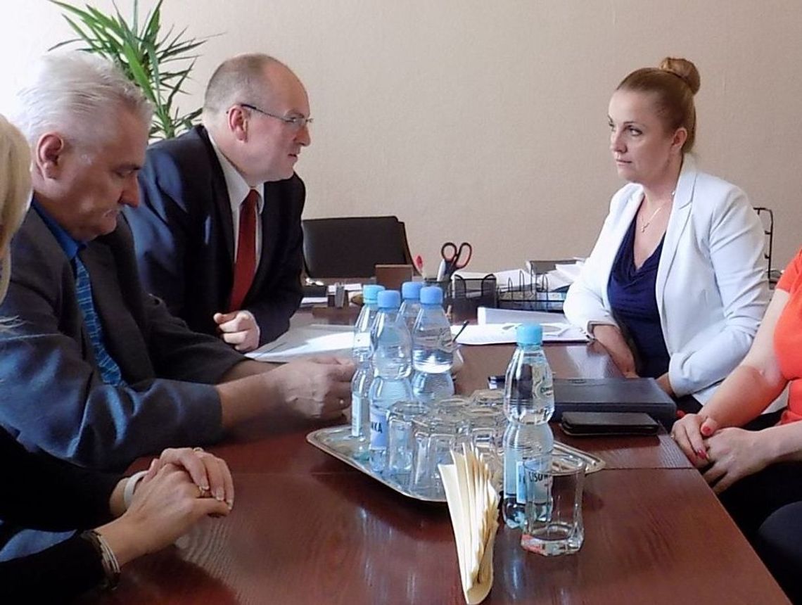 Szkoły dostaną po pięć komputerów