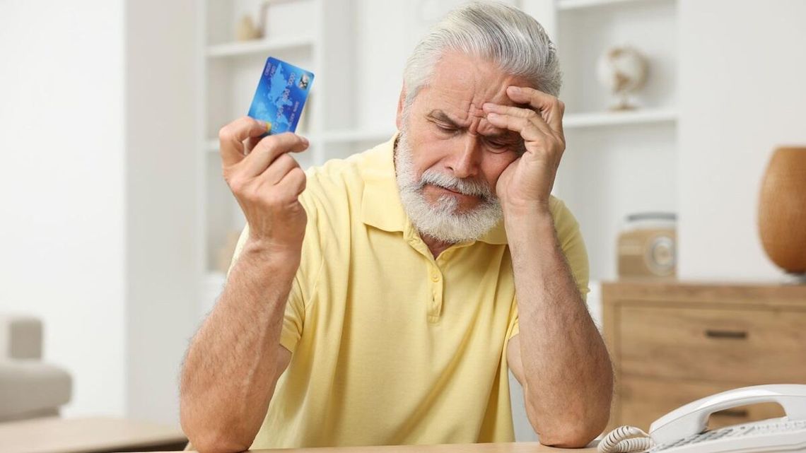 Seniorzy po pokazie mieli poważne kłopoty. Firmy żerujące na łatwowierności zapłacą duże grzywny Seniorzy po pokazie mieli poważne kłopoty. Firmy żerujące na łatwowierności zapłacą duże grzywny