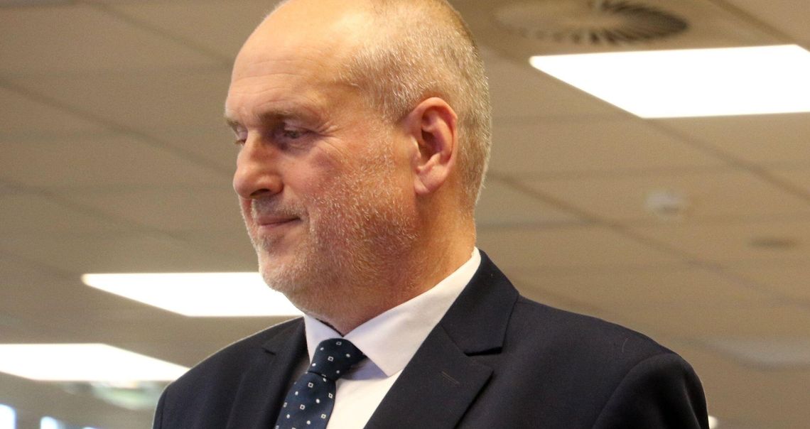 Szok czy kapitulacja? Burmistrz Sawaryn traci kontrolę, a Gryfino płaci cenę